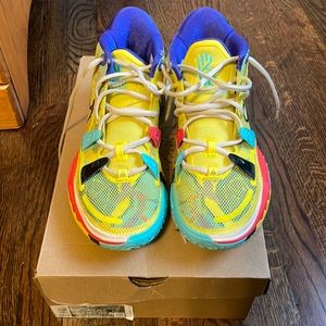 Men’s Kyrie 7 Basketball Sneakers yellow strike